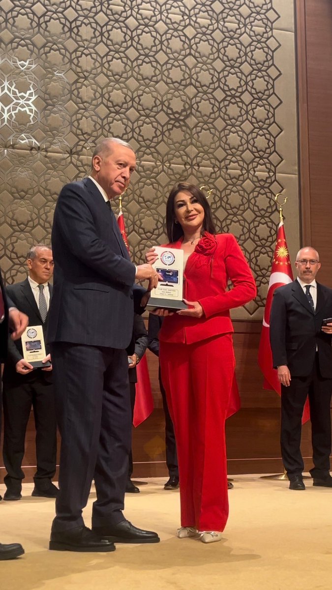 corlutempofm's tweet photo. @fahrettinaltun @tcbestepe @ebekirsahin @RTErdogan @rtukkurumsal 2024 ANADOLU MEDYA ÖDÜLLERİ https://t.co/uFNe03CN1H