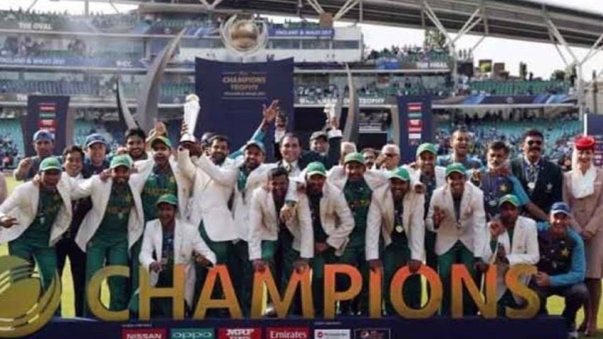 ExpNisedh95186's tweet photo. @ROHITMANFA42157 @ROHITMANFA42158 @GemsOfCricket Ropig plays for pak vadapav mdc mere lund k jhaat 🤣🤣 hagdeta hai kisi bhi pak bowler k aaghe 😂😂 https://t.co/gCYDHqzNz3