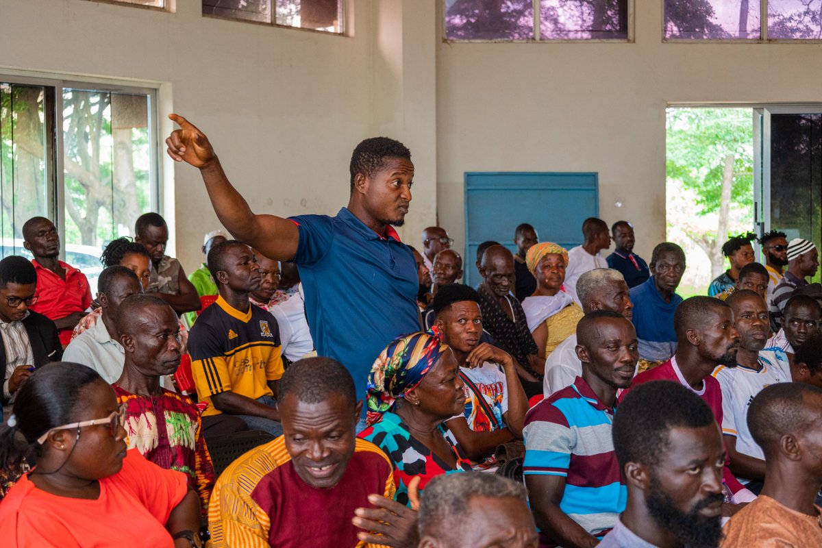 ndfwestafrica's tweet photo. Hurray as we successfully ended the day 2 community durbar today at Nkawie.
The mining communities at the BRACE durbar acknowledge the devastating impact of mining on their lives and demand justice! Community members now await BRACE activities.
#BRACEproject https://t.co/qDCtT5jY5f