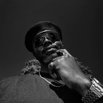 blackjuew's tweet photo. #NewProfilePic still don’t crack https://t.co/Sb1Zaq1tVs