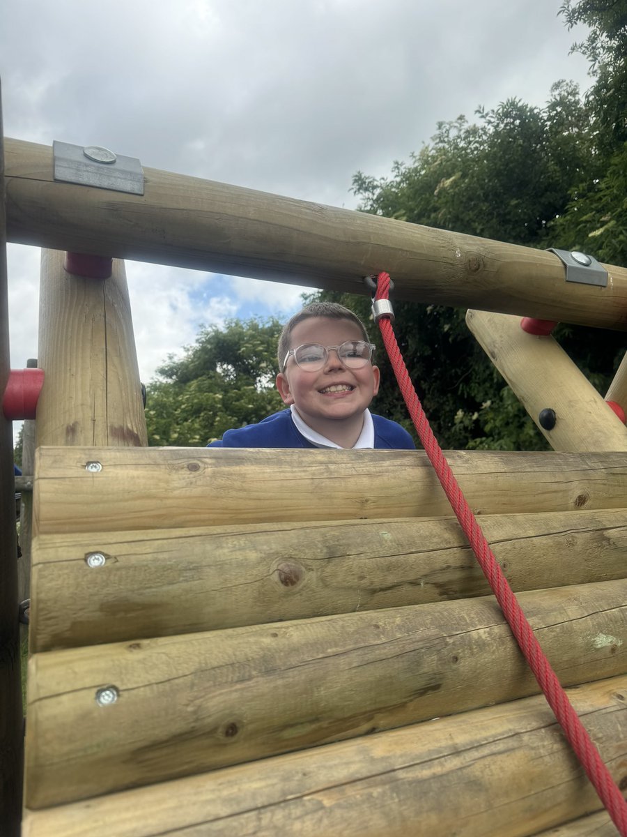 DeanburnPS_EP's tweet photo. Mastering the obstacle course! Health Week, Day 3! #DPSHealthWeek2024 https://t.co/yDbSX4wPY0