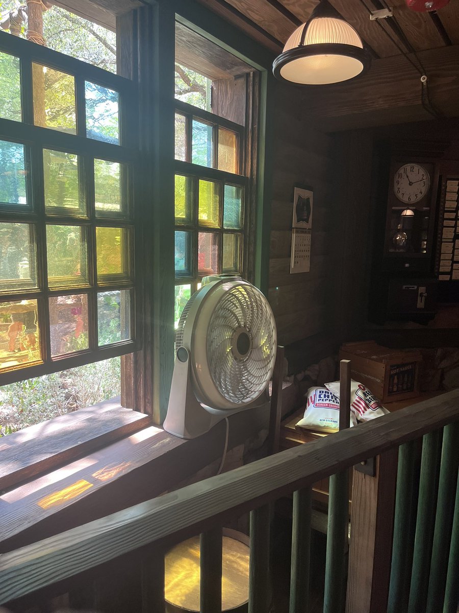 TheMagicBlitz's tweet photo. The 1920’s aesthetic is stong with this one! https://t.co/mXq7kdI0gG
