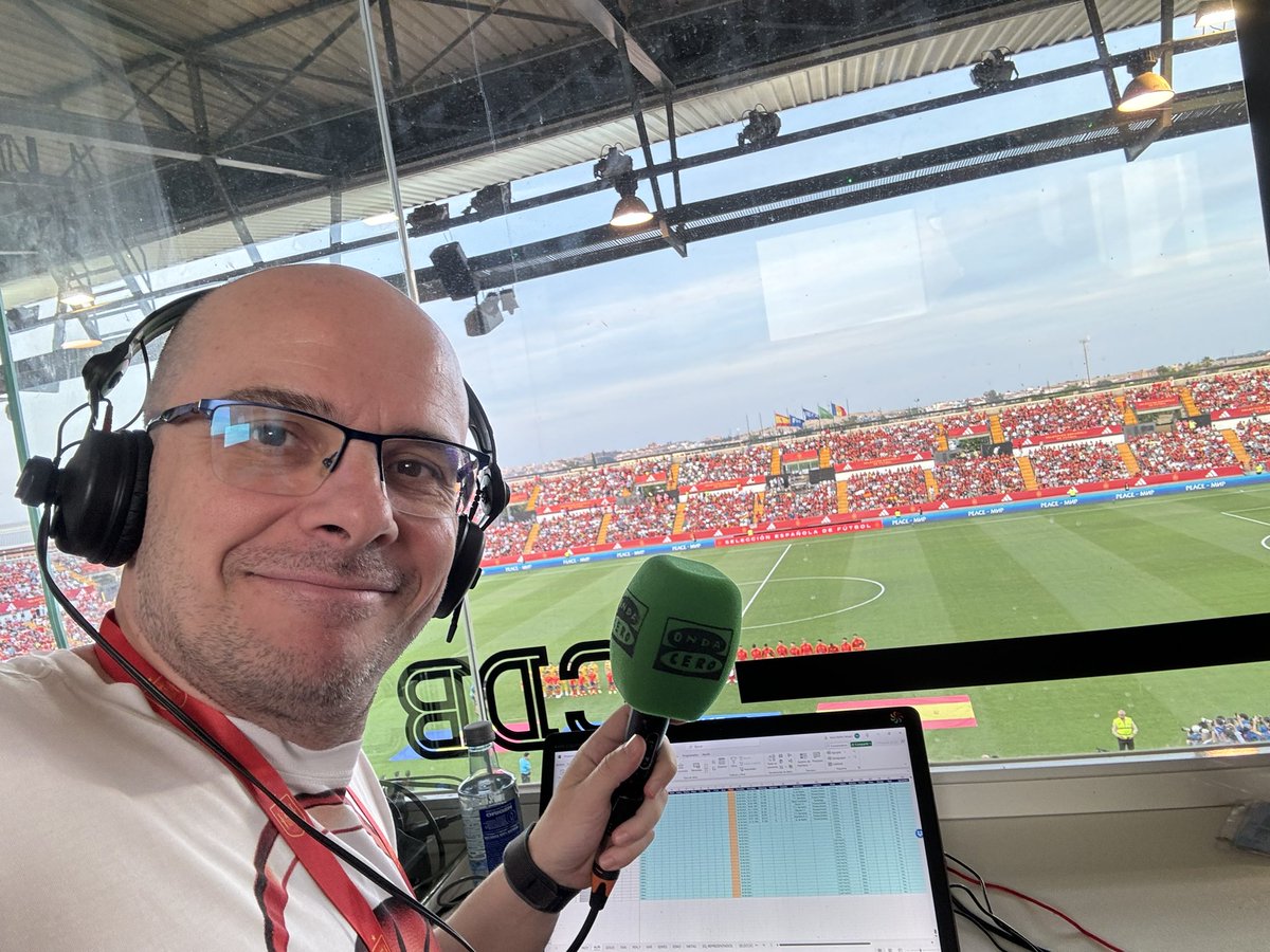 Mi casa. Mi radio. Mi equipo. Triplete.