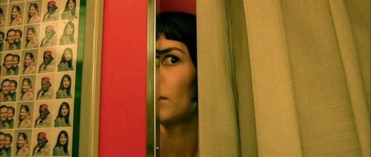 TheCinesthetic's tweet photo. amélie (2001) dir. jean-pierre jeunet https://t.co/7SH4xSP3Mj
