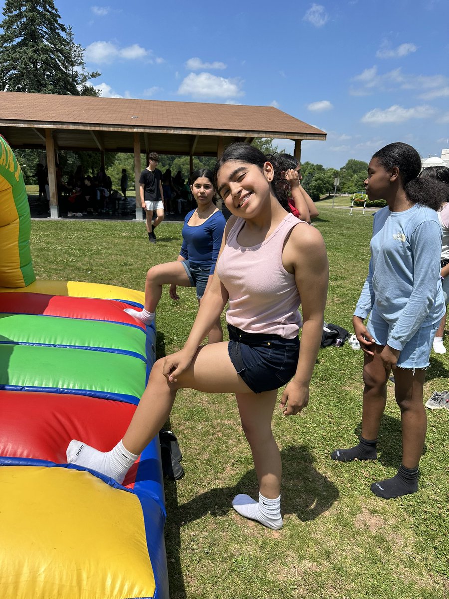 Colleen Gaffey (@msgaffey13) on Twitter photo What a day!! Versus day for our countdown, each homeroom had their own color. Happy to report my room was 100% blue! And then we spent the afternoon outside for our field day! Students enjoyed the inflatable course, sports, painting and snacks! <a href="/lyons_barton/">Erin Lyons-Barton</a> <a href="/EMSKowalchukAP/">David Kowalchuk</a> ☀️ What a day!! Versus day for our countdown, each homeroom had their own color. Happy to report my room was 100% blue! And then we spent the afternoon outside for our field day! Students enjoyed the inflatable course, sports, painting and snacks! <a href="/lyons_barton/">Erin Lyons-Barton</a> <a href="/EMSKowalchukAP/">David Kowalchuk</a> ☀️