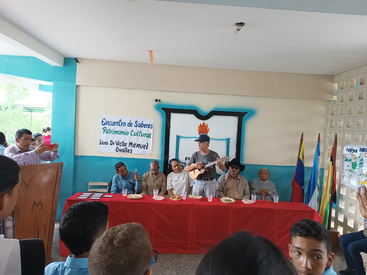 CbitManuel's tweet photo. #05JUN24 Encuentro de Saberes Patrimonio Cultural Liceo Dr. Victor Manuel Ovalles @fundabitguaric2 @NaslyNd @leivi24 @CDEC_Ribas @CDCEGuarico @_LaAvanzadora https://t.co/C5qcyQbaq6