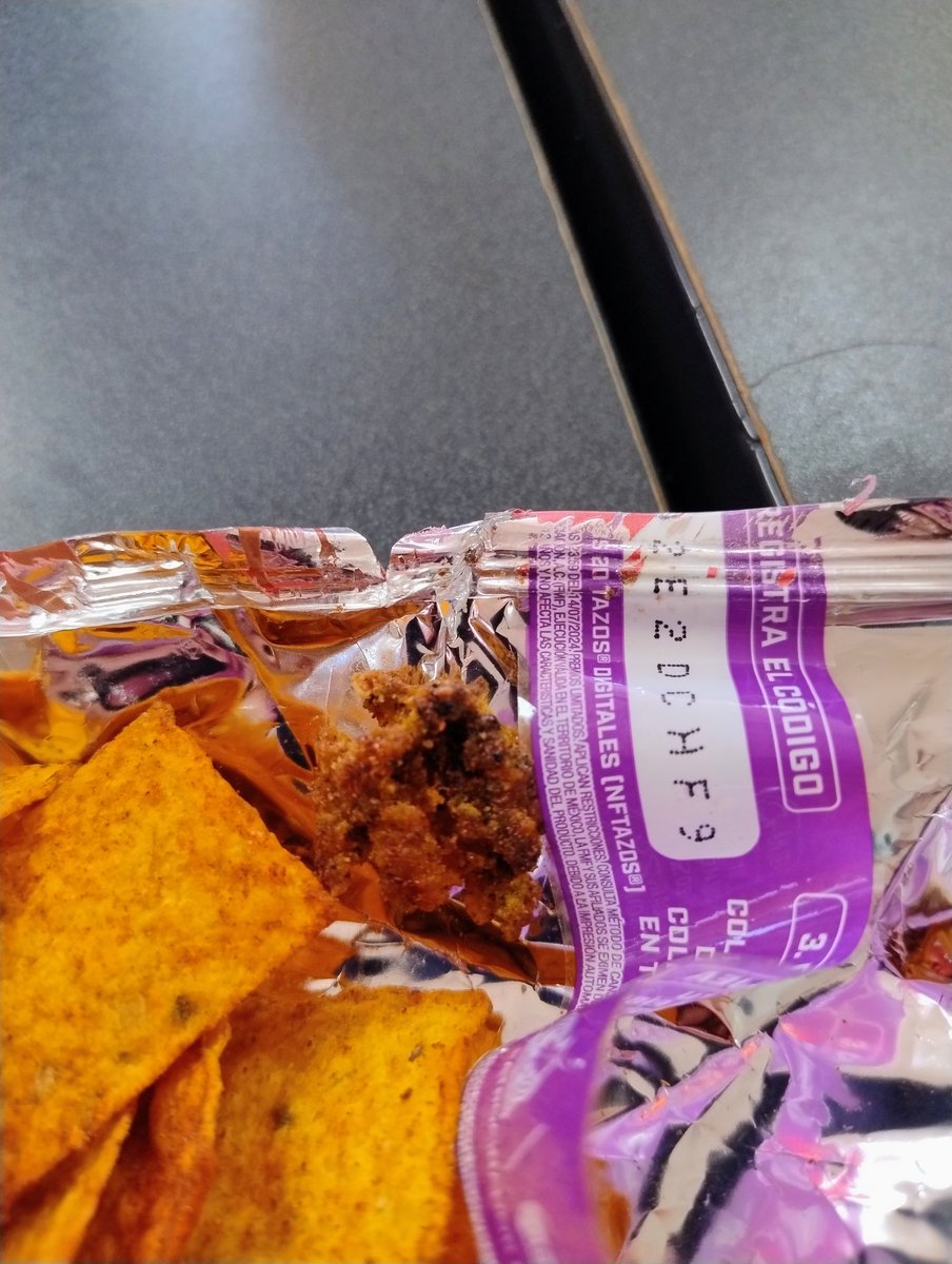 crelviracano's tweet photo. @Papas_Sabritas las sorpresas que se encuentra uno en los #rancheritos: será papa? será chicharrón? será Cheetos? https://t.co/113bZ3jnb4