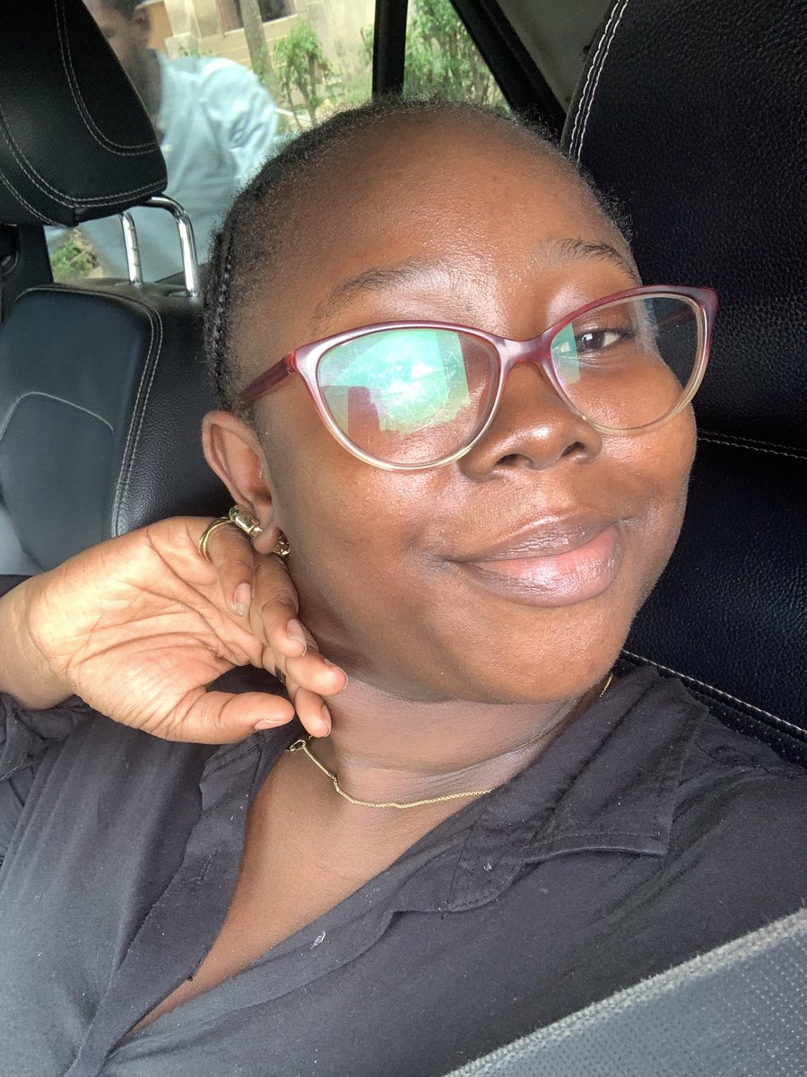 deoolss_'s tweet image. Me and my work 👗