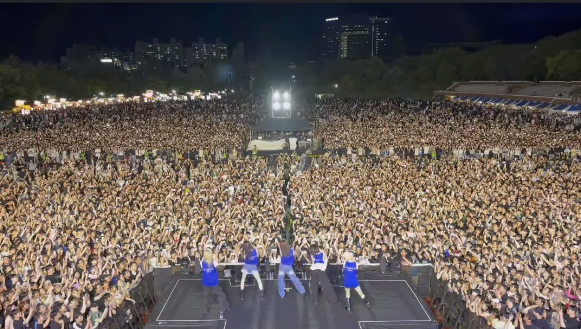 GPVW4sEbkAAFd6r?format=jpg&name=medium