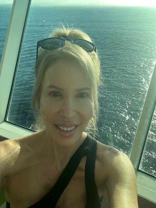 It&rsquo;s a wet Wednesday&hellip;in more ways than one.😜 XOXO 💋  #wet #wednesday #midweek #humpday #onlyfans #onlyfansgirl https://t<a href="/tag/humpday"class="tags"><span>#humpday</span></a><a href="/tag/wednesday"class="tags"><span>#wednesday</span></a><a href="/tag/wet"class="tags"><span>#wet</span></a><a href="/tag/midweek"class="tags"><span>#midweek</span></a><a href="/tag/onlyfans"class="tags"><span>#onlyfans</span></a>