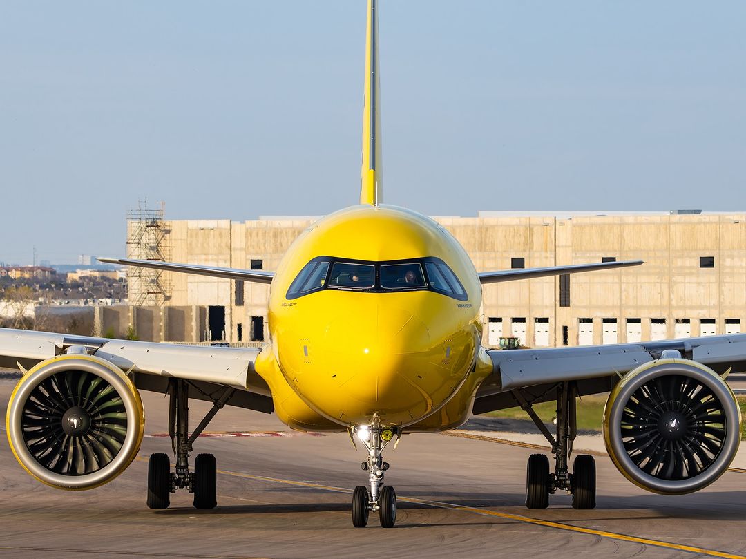Spirit Airlines tweet media