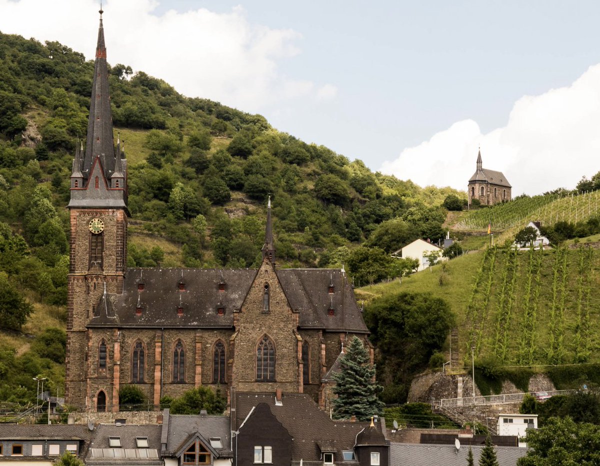 marnicpatterson's tweet photo. It’s #winewednesday in the #rhinevalley on our #vikingrivercruise. There are castles and churches everywhere surrounded by vineyards.
#myvikingstory #germanytravel #visitgermany #beautifulgermany #visitgermany #travelwritersuniversity #ifwtwa1 @ifwtwa1 https://t.co/vJo4uDM2Mp