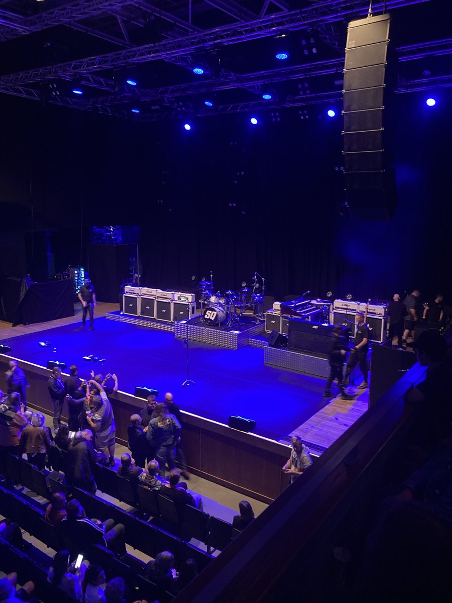 marktur879's tweet photo. What could be better - an evening in the greatest city on earth #wolverhampton about to see the mighty Status Quo with my daughter https://t.co/YgSnjPm4Ge
