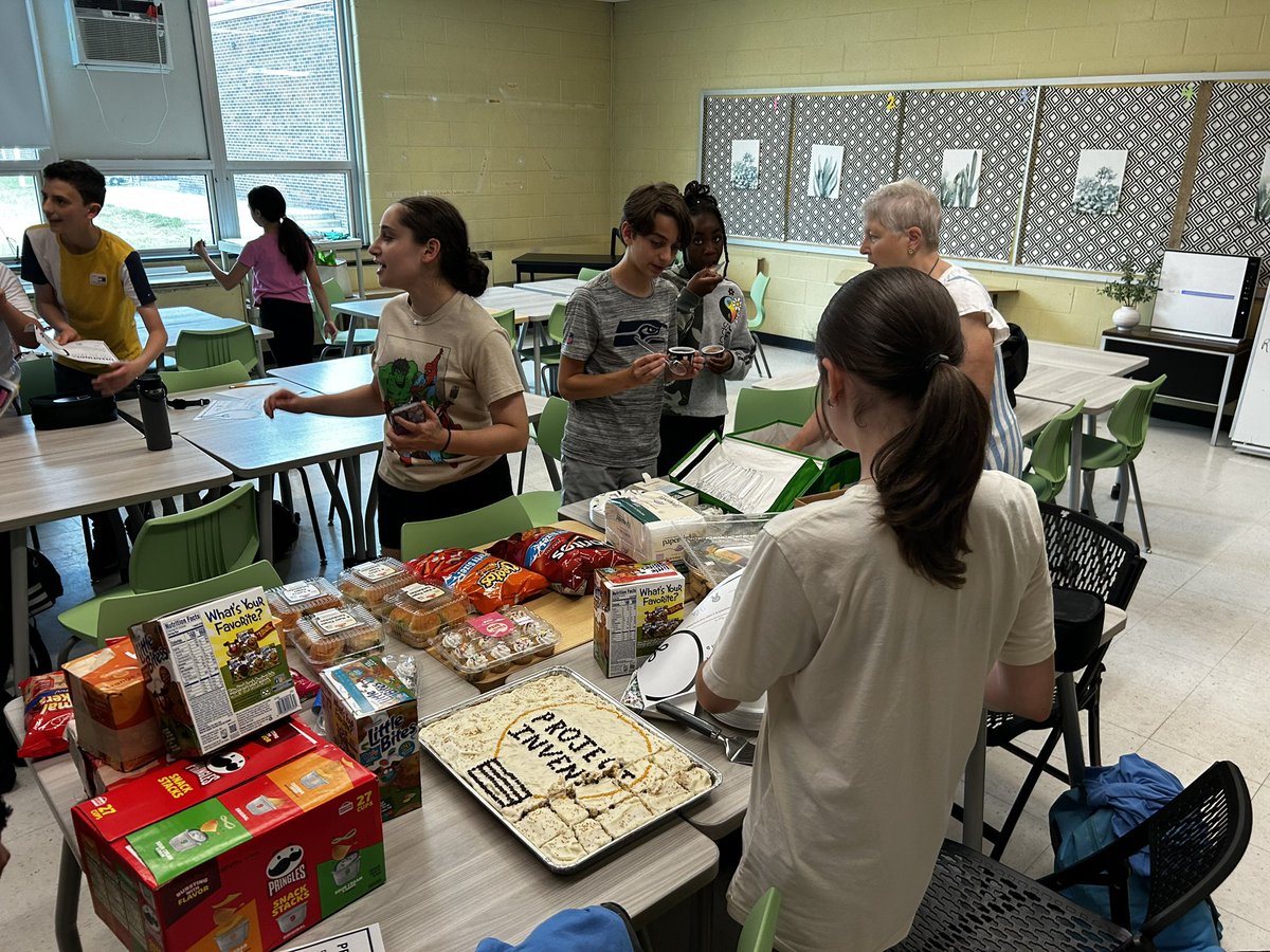 dawn03872030's tweet image. Celebrating a TEAM WIN @project_invent thanks for the memories this year! I am so proud of you! Stay curious!! @ChpsTweets @Kcream24