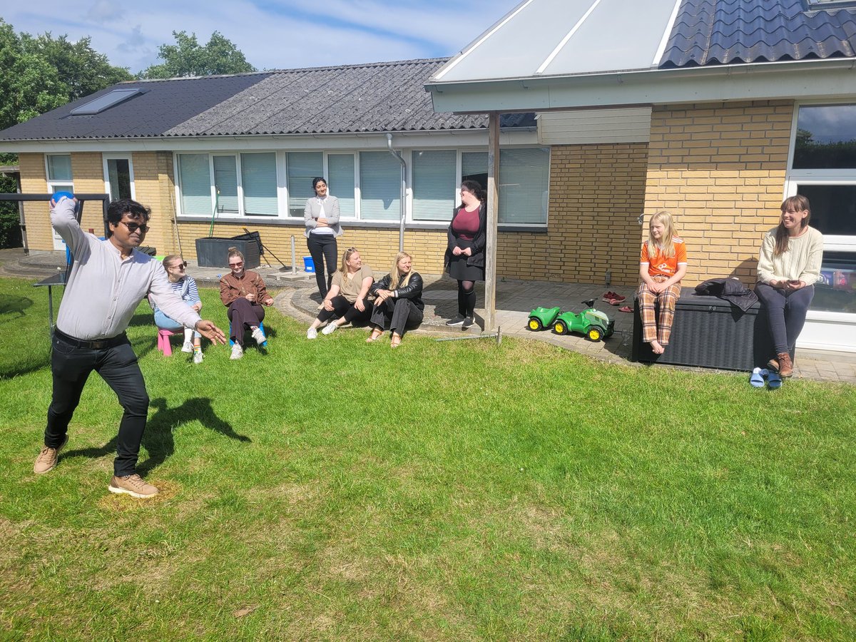 Anne Loft (@anneloftsdu) on Twitter photo Enjoyed a nice afternoon with barbecue, garden games and great fun together with my amazing team members 🤩 Won a well deserved victory in 'Kongespil' against the strong team of <a href="/FiskerSchmidt/">Søren Fisker Schmidt</a> 🥇💪 <a href="/GenomicsUnit/">Functional Genomics & Metabolism Research Unit</a> <a href="/NATsdu/">SDU Science</a> Enjoyed a nice afternoon with barbecue, garden games and great fun together with my amazing team members 🤩 Won a well deserved victory in 'Kongespil' against the strong team of <a href="/FiskerSchmidt/">Søren Fisker Schmidt</a> 🥇💪 <a href="/GenomicsUnit/">Functional Genomics & Metabolism Research Unit</a> <a href="/NATsdu/">SDU Science</a>