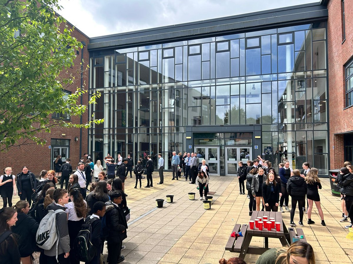 ndhs1's tweet image. What an atmosphere at lunchtime today as young people and staff earned house points galore #ThisIsHowWeDoItHere #getinvolved @GuidanceNdhs