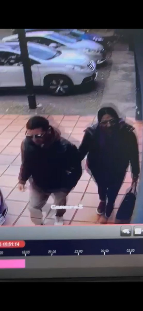 RoMorano's tweet photo. ATENTOS. Zona Villa Belgrano. Esta pareja esta robando pertenencias en autos estacionados. Plena siesta. Lleno de gente. Hoy me tocó a mi. Ojalá lo robado les sirva para gastarlo en Salud. @PoliciaCbaOf @Cadena3Com @LAVOZcomar @ElDoce. Video (abro hilo)👇 https://t.co/buG49Xjgdd