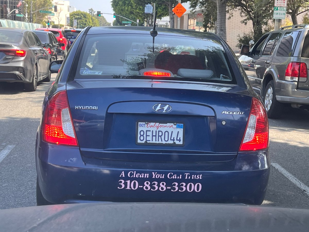 UserNameSucks1's tweet photo. @MollyMaid FYI this person is not a great driver/almost caused a crash by the Beverly Center on La Cienega at 330pm on 6/5/24 they have your logo all over their car!  (also have it on video fyi) https://t.co/Vzbr0o8xRO