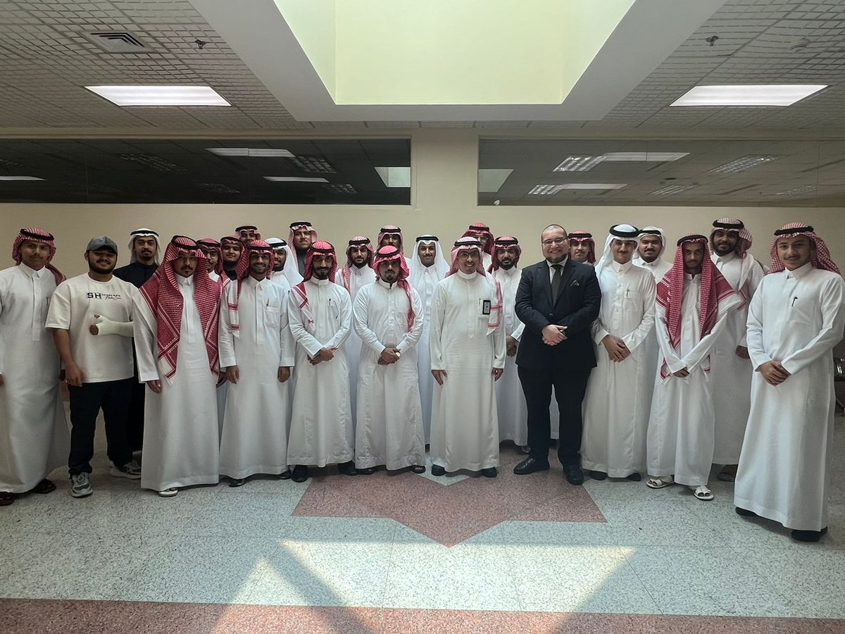 ABDULKARIM_TH's tweet photo. مسك الختام UQU✨✨🎓 https://t.co/ScuB3zxSQ9