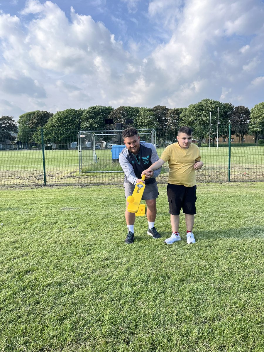 Oliver West tweet media