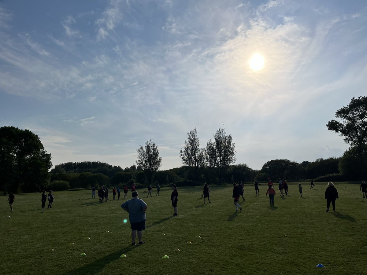 Oliver West tweet media