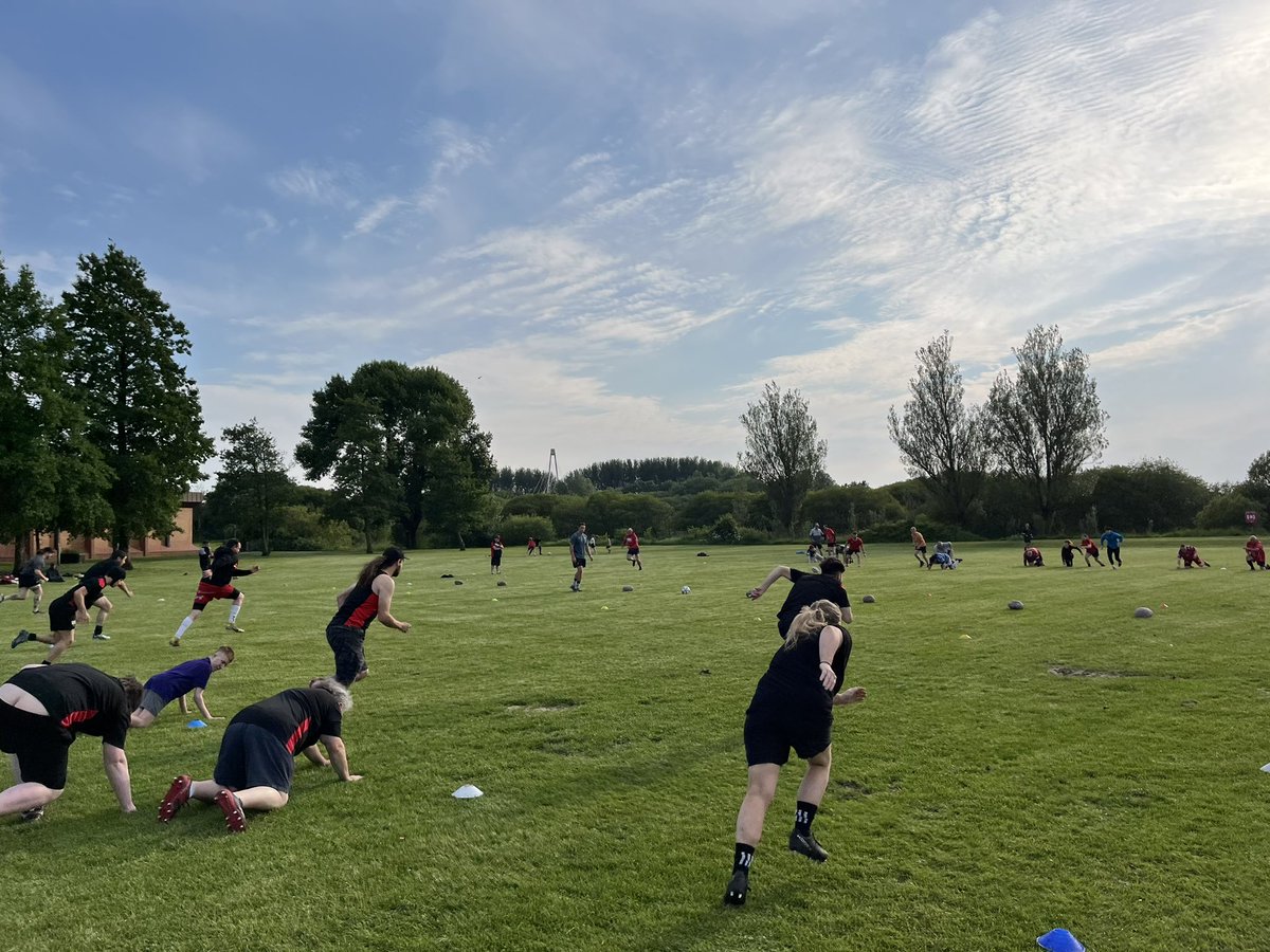 Oliver West tweet media