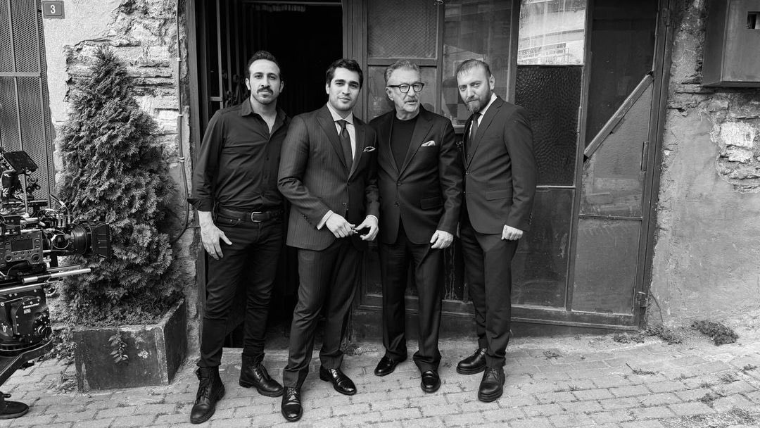AbSunaErsin's tweet photo. şampiyonlar ligi misali 🤟🏻😎
#ErsinArıcı #MertRamazanDemir #TamerLevent #CihanTalay
#YalıÇapkını https://t.co/j44rxJO5gI