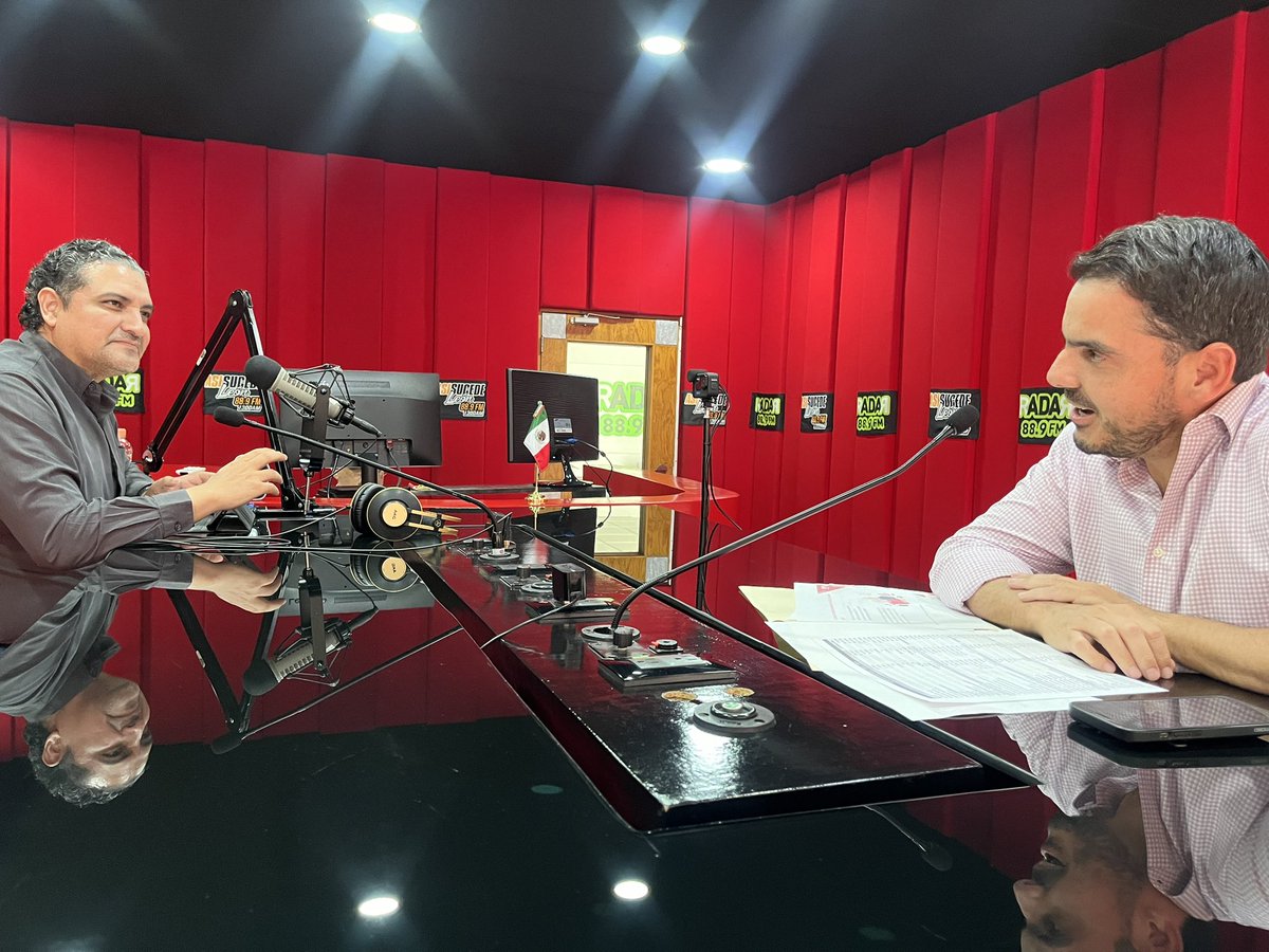 GusPintos27's tweet photo. Estamos en entrevista en @AsiSucedeLeon platicando sobre el Fondo de Pensiones para el Bienestar y las opciones de crédito que brinda el @Infonavit en el Estado de Guanajuato. 🏠

Escúchanos aquí https://t.co/21TMuwHIcA 📻 https://t.co/kIjxBNmctc