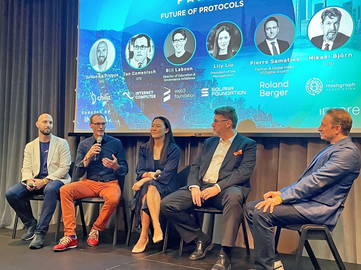 DFINITY Foundation tweet media