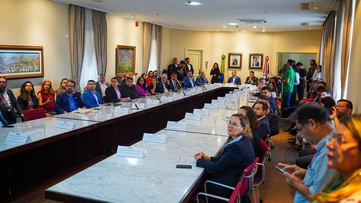 ViniciusFerroC's tweet photo. Hoje realizamos a cerimônia de posse da Comissão do Maranhão 2050, em que fui empossado como Presidente. O plano a longo prazo será conduzido por uma equipe colaborativa, representativa e diversa! Agradeço ao governador @carlosbrandaoma por seu apoio nesse projeto tão importante! https://t.co/GRrJOnraQV