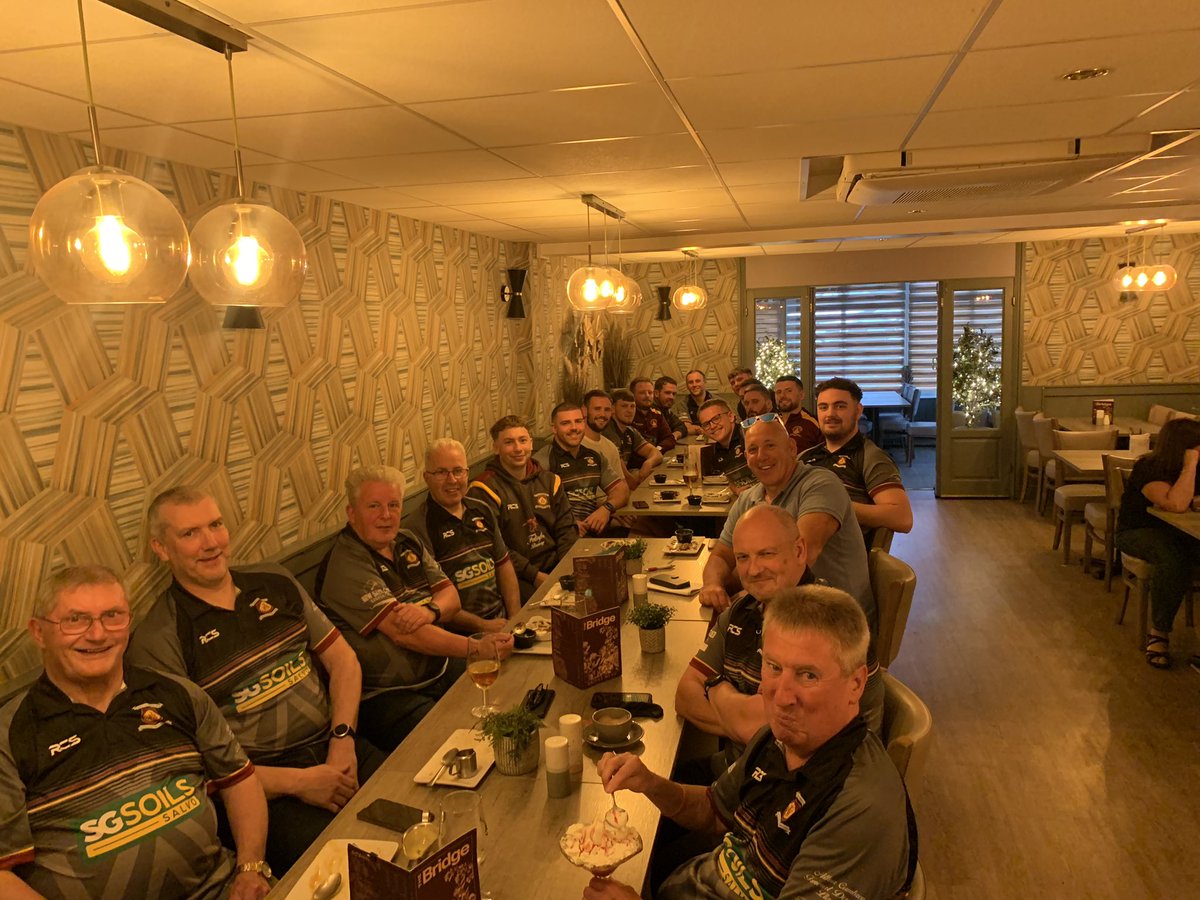 llanelliwands's tweet photo. Off season get together at The Bridge, Llangennech. Great food and service as always. #uppabridge https://t.co/HPyj6lvAq7
