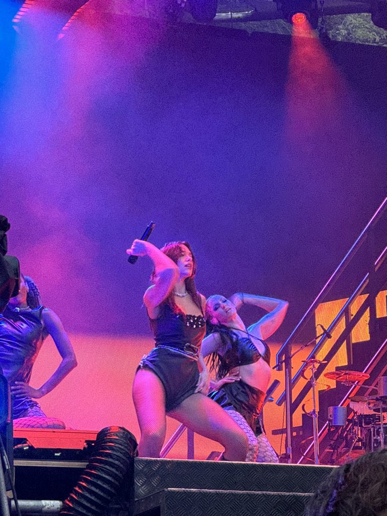 Dua Lipa podczas dzisiejszego koncertu w Berlinie ❤️