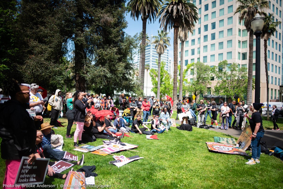 HarmReduction's tweet photo. 🧵Over 200 community members &amp; service providers came together with End the Epidemics, California Syringe Exchange Program (#CASEP), &amp; Stop the Raids Coalitions for this year's Day of Action @ the capitol in Sacramento, CA. The  coalitions brought together folks advocating for... https://t.co/fHMqh1GU07
