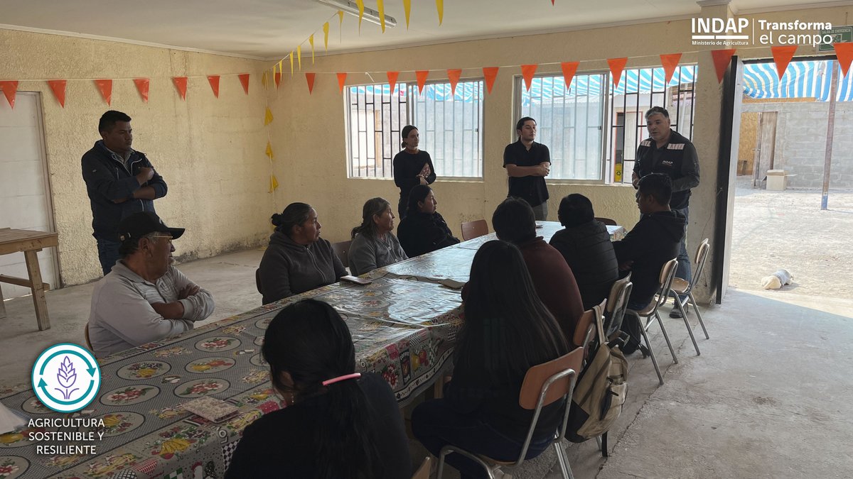 INDAP_Tarapaca's tweet photo. Ayer el DR (s) de #INDAP Tarapacá, Felipe Martínez, junto a profesionales de apoyo y el PDTI de Camiña estuvieron en Nama, en una visita de la Encargada del Área de Desarrollo Rural y Agricultura Sostenible de #FAO en Chile, Jimena Covacevich, en el marco del sistema #SIPAN. https://t.co/ToedBgjqPh