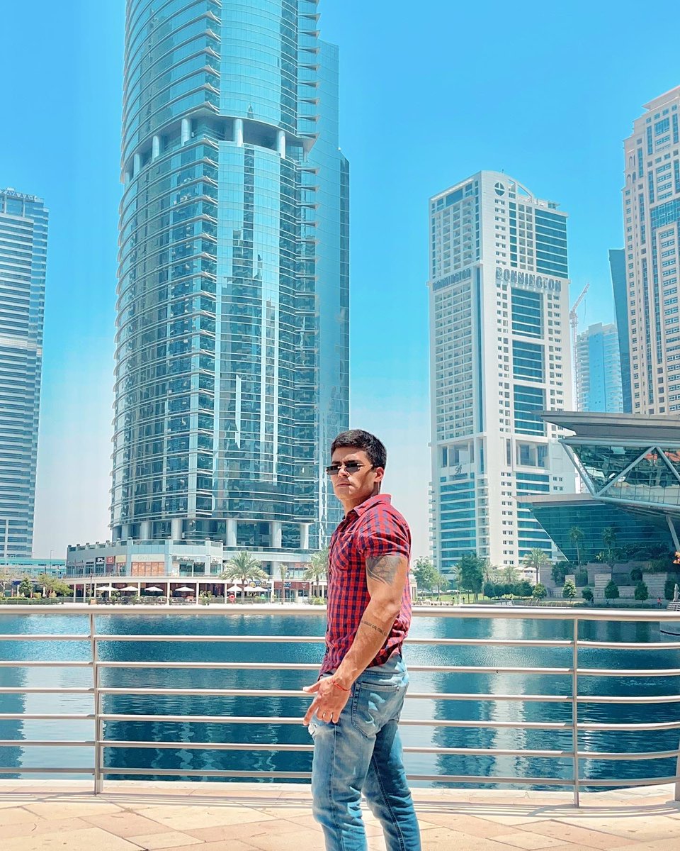 SergioDur4n's tweet photo. • Aquí &amp; Ahora •
• Viviendo Un Día a la vez •🇦🇪

#GodisGood⚜️#NeverGiveUp⚔️
#AlwaysThinkPositive 💫 🙏🏼 https://t.co/Xb7y8YFiCg