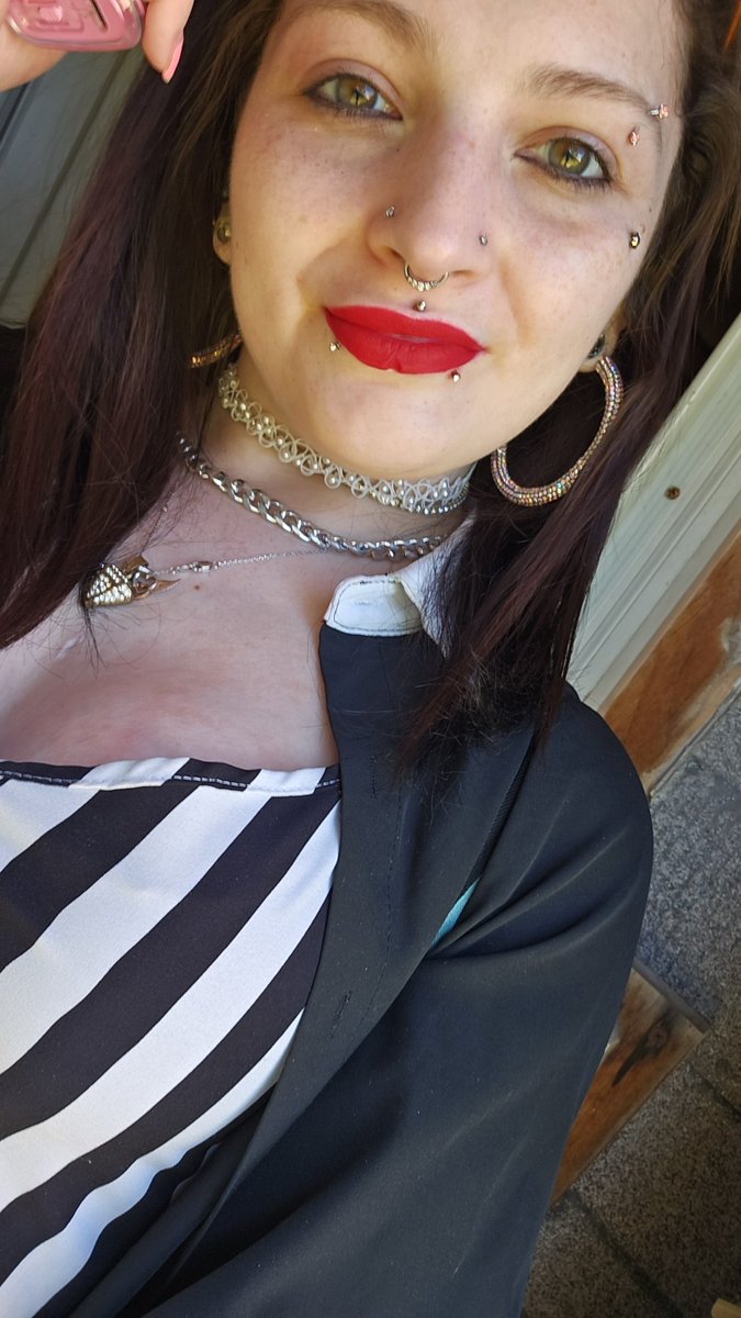 bethanieb45's tweet photo. #Snapchat #date #woman #lips #kisses #couples #photographylovers #photography #model #modeling #models #Bb #selfie #picture #lipstick #piercings #eyes #beauty #beautiful #love #life #hope #brokenknee #hurting #helpme #feelings #viralphoto #trending #fyp #fashionpost #trendingnow https://t.co/pI34DIC6HQ