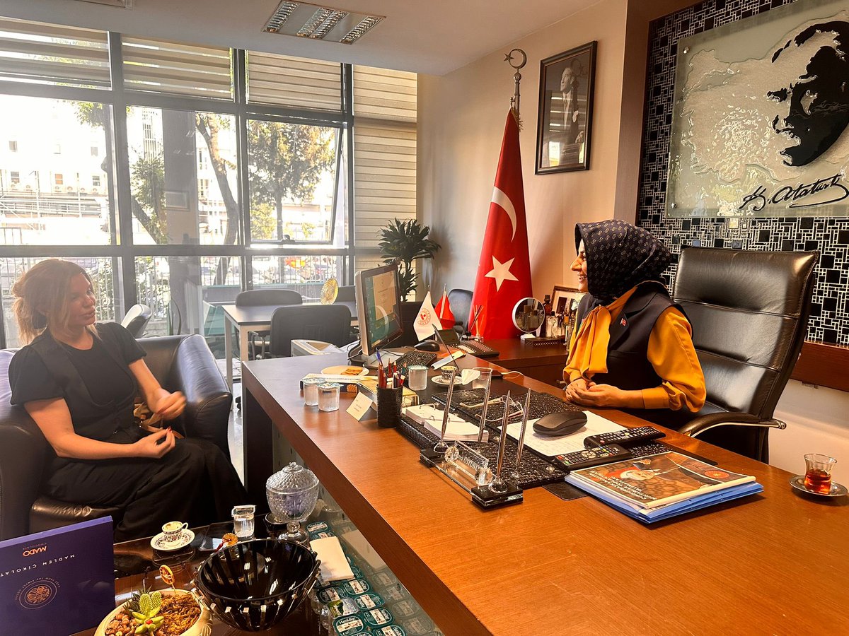 suna_ustuner's tweet photo. 📍Fatih 

Bugün gazeteci Tülay Demir hanımefendiyi misafir ettik. Kendisi ile kıymetli istişarelerde bulunduk. 

Nazik ziyareti için teşekkür eder çalışmalarında kolaylıklar dilerim 💐
@TulayDemir00 https://t.co/nESPUxbMHN