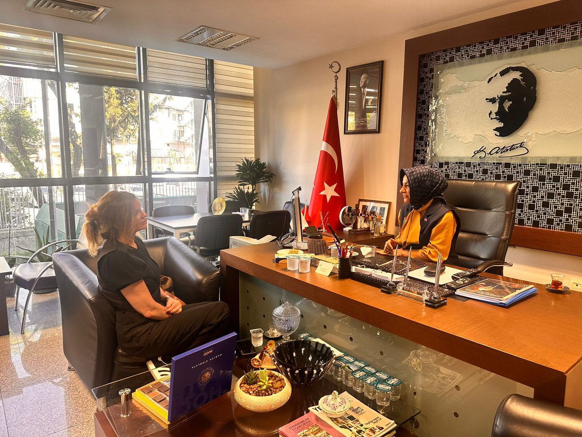 suna_ustuner's tweet photo. 📍Fatih 

Bugün gazeteci Tülay Demir hanımefendiyi misafir ettik. Kendisi ile kıymetli istişarelerde bulunduk. 

Nazik ziyareti için teşekkür eder çalışmalarında kolaylıklar dilerim 💐
@TulayDemir00 https://t.co/nESPUxbMHN