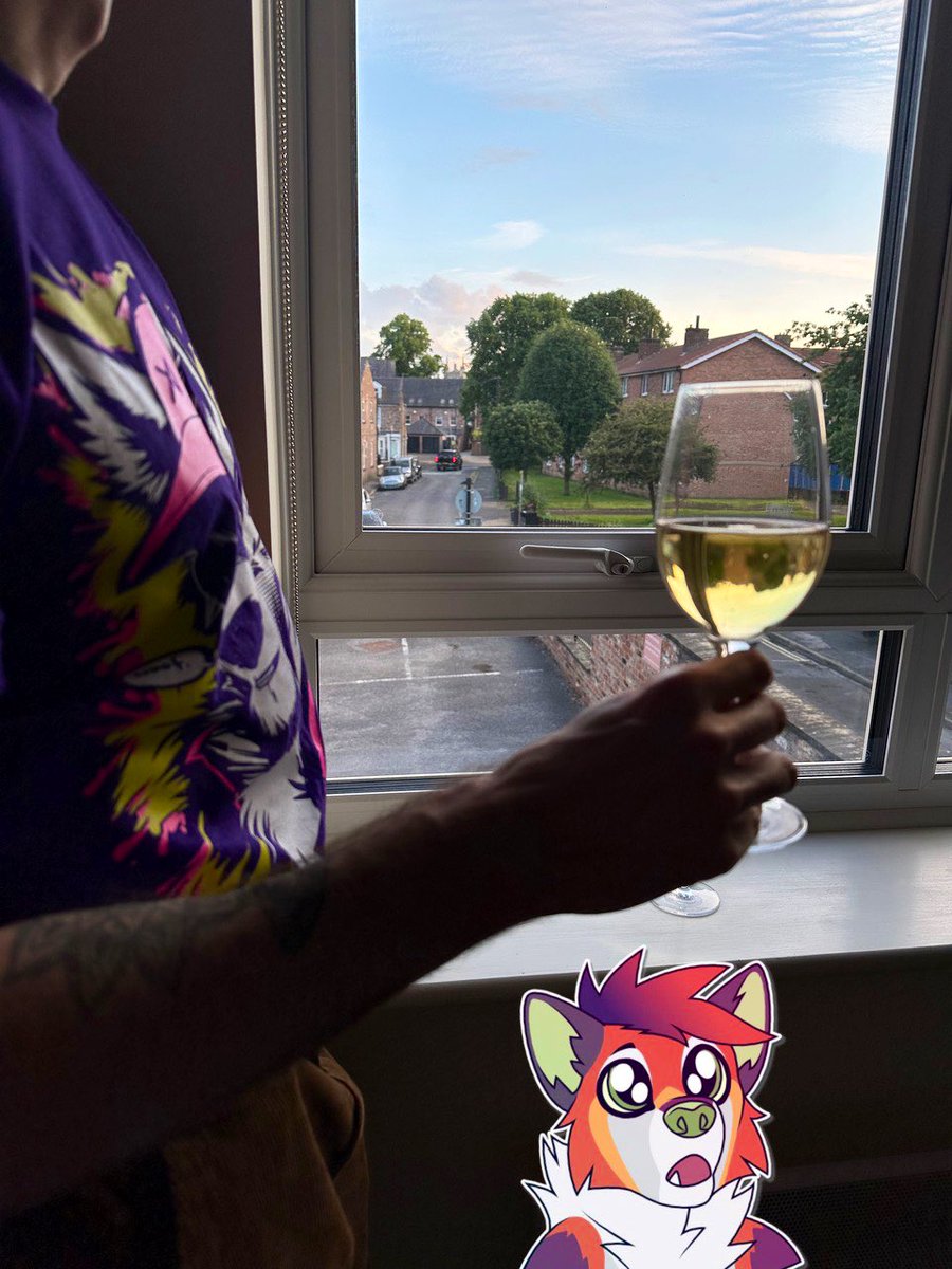 Huxley 🔜 Confuzzled tweet media