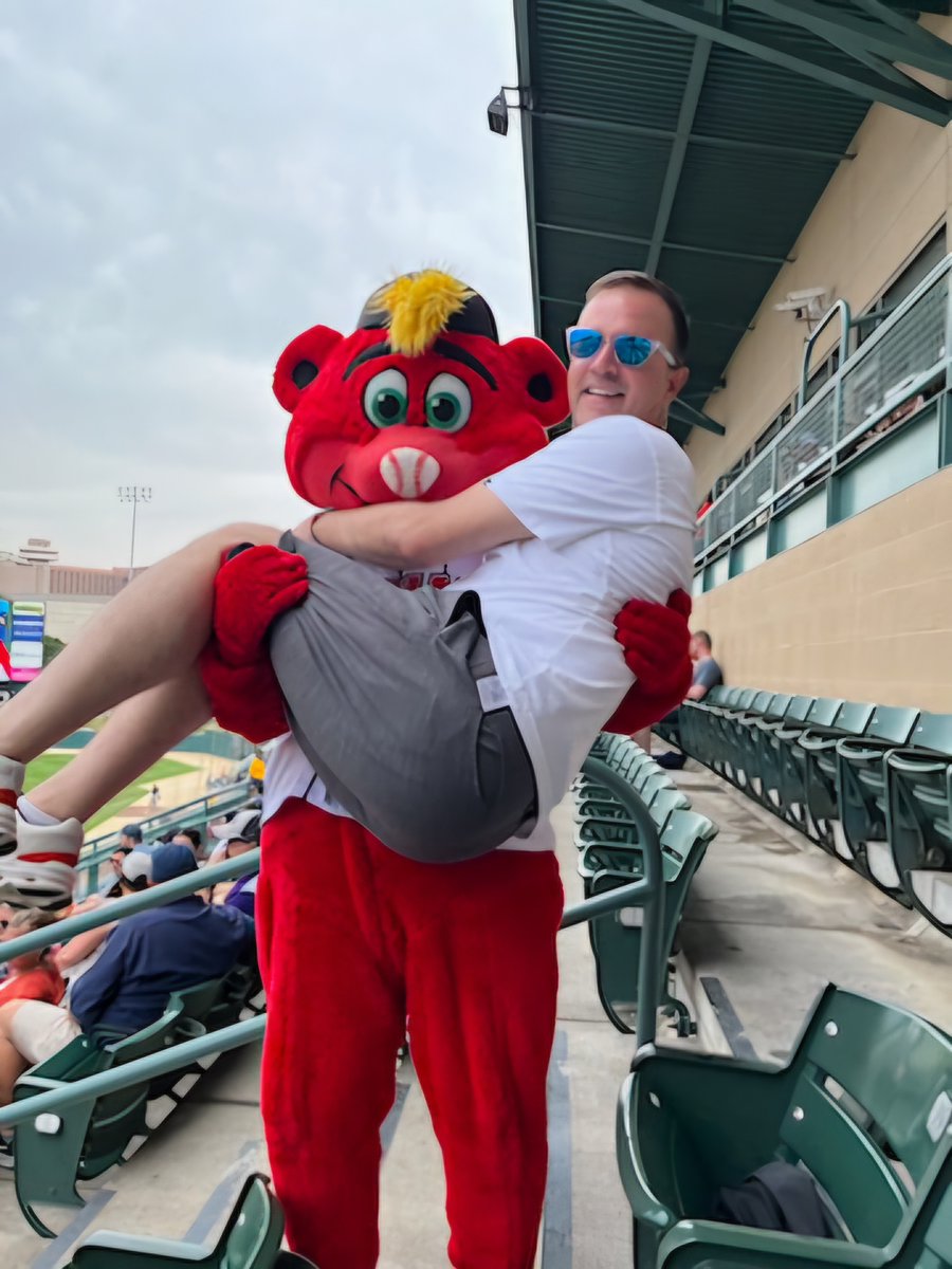 AppleTreeIndy's tweet photo. Another fantastic day at Victory Field! 
We couldn't resist getting in on the action today. Jenny caught a foul ball, and Jonathan made a new best friend in Rowdie! 

#AppleTreeStaffing #hiring #jobs #opentowork #recruiting #NoTempJobs #Indianapolis #Greenwood #Bloomington https://t.co/irZoJf9oNJ