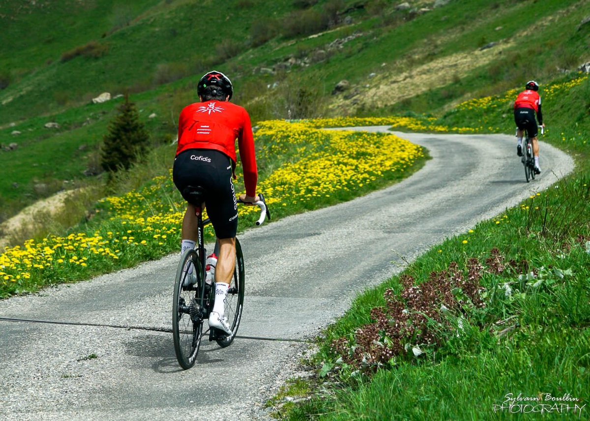 Después de unas buenas semanas de entrenamiento con el <a href="/TeamCOFIDIS/">Team Cofidis</a> en Tignes, ponemos rumbo a Suiza para disputar las dos próximas competiciones ➡️

- GP Kantons Aargau (7 de junio)
- Tour de Suiza (9 - 16 de junio)

📸 @sylvainboullin