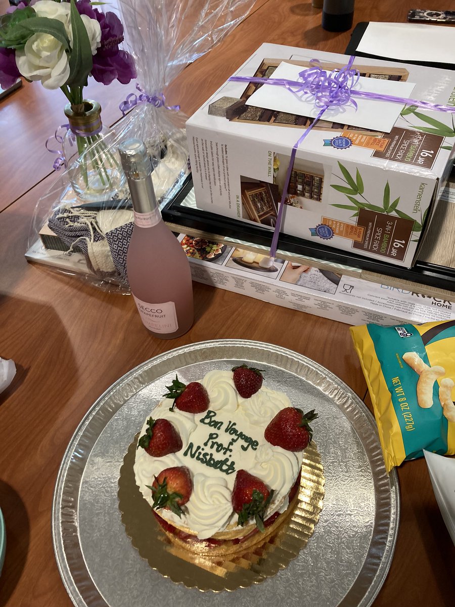 jcslab's tweet image. Sad but also incredibly excited to wish Prof. @NisbettMarie bon voyage on her way to @Cornell to start her independent lab! 🎉 Could not be more proud.