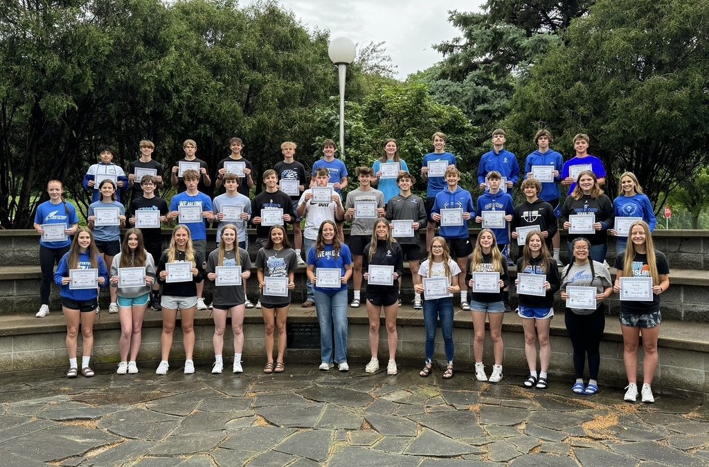 Shoutout to our WHS three-season athletes!  #WuTownProud #wearethegoslings