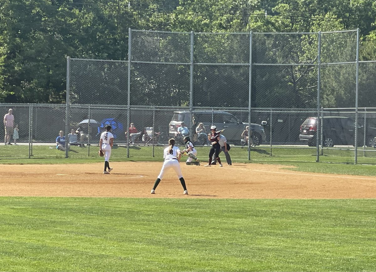 _LionsAthletics's tweet photo. Softball 🥎 Update from Bishop Feehan

Zoey Moscato hit a solo shot to Right Center to put the Lions on the board ⚡️ 

Heading into bottom 4
Lions 1
BF 0

@chslionssb @CHS_Tundra @CHSASBoosters https://t.co/Ft0cMQ0z0r