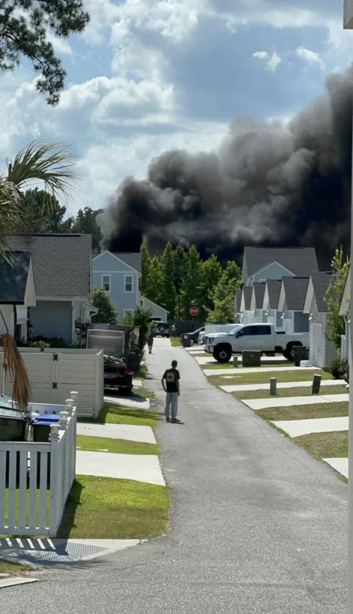 JohnnyOonair's tweet photo. @TrooperBob_SC This is from our neighborhood in Limehouse Village!!  Someone said the junkyard hit a gas line.  Not sure if that’s confirmed or not tho. https://t.co/P9nUsn8OB8
