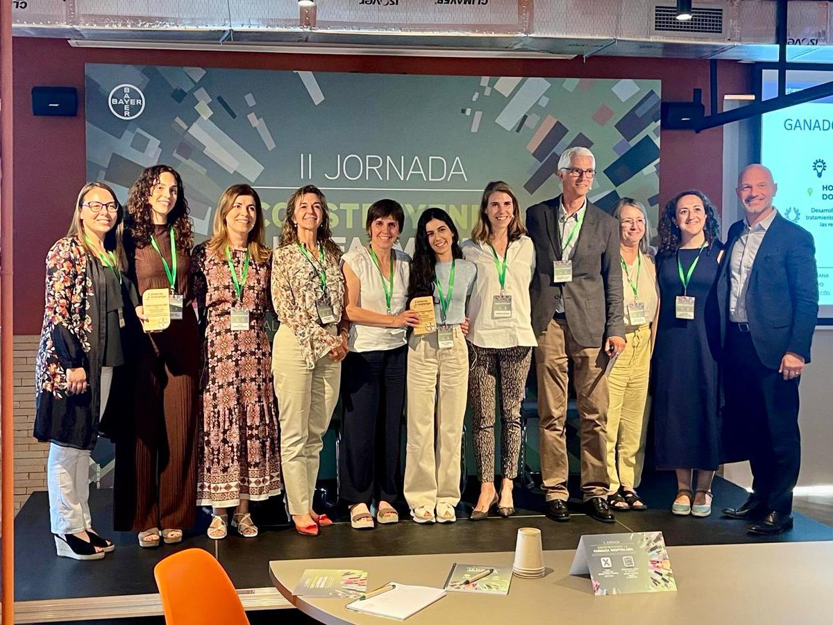 🏆Esta tarde hemos recibido uno de los premios #Pharmachallenge 4.0 por el proyecto #Antibiodose, una App para mejorar la calidad de la prescripción de antimicrobianos📱🦠💉💊

Muchas gracias por la iniciativa #CFH24👏🏼👏🏼

¡Con ganas de ver el proyecto terminado!