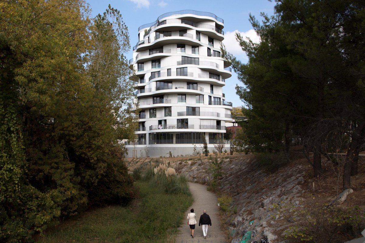 w_emerg's tweet image. Project name:  Folie Divine
Architects: Farshid Moussavi Architecture  | Year: 2017   | Photographs:  Paul Phung
Localisation: France

#FolieDivine #FarshidMoussaviArchitecture #PaulPhungPhotography #Montpellier #ArchitecturalInnovation #ModernFolies #LuxuryLiving #Residential