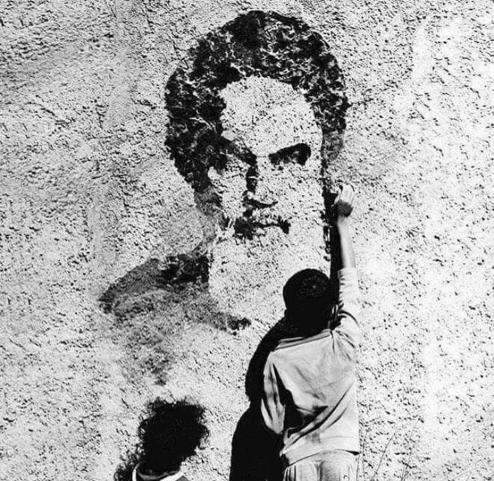 عندما ترون دماء الأبرياء تُسفك في أراضي #فلسطين المقدسة، لا يعود في هذه الظروف من سبيل سوى مواصلة الجهاد، ومن الواجب على المسلمين جميعهم أن يبذلوا مساعداتهم الماديّة والمعنويّة في هذه المعركة المقدسة.

#غزة