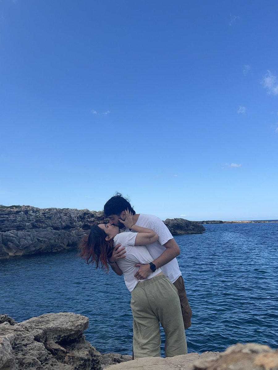 evermontis's tweet photo. Besitos en Menorca 💕 https://t.co/gcBubaP4RH
