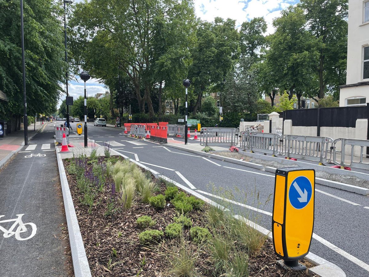 Will Norman (@willnorman) on Twitter photo To enable more Londoners to switch trips, we're continuing to expand <a href="/MayorofLondon/">Mayor of London, Sadiq Khan</a>'s network of cycleways.
The newest section of Cycleway 50 in Islington is looking great:
🚲protected cycle lanes
🦓crossings
🌧️🌿sustainable drainage systems
💚💚💚💚
👏<a href="/TfL/">TfL</a> <a href="/IslingtonBC/">Islington Council</a> To enable more Londoners to switch trips, we're continuing to expand <a href="/MayorofLondon/">Mayor of London, Sadiq Khan</a>'s network of cycleways.
The newest section of Cycleway 50 in Islington is looking great:
🚲protected cycle lanes
🦓crossings
🌧️🌿sustainable drainage systems
💚💚💚💚
👏<a href="/TfL/">TfL</a> <a href="/IslingtonBC/">Islington Council</a>